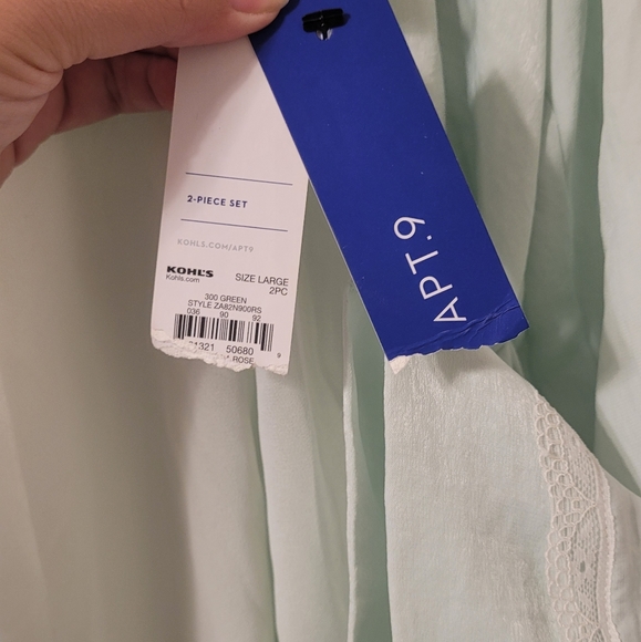 Apt 9 lingerie Set - Picture 8 of 8